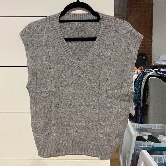 Gray Knit Sweater Vest - Picture 4 of 6